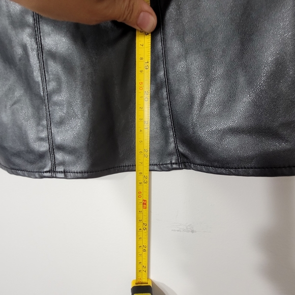 Tristan | Black Faux Leather Peplum Sleeveless Shirt Top Zipper Back Stretch S - Picture 8 of 8